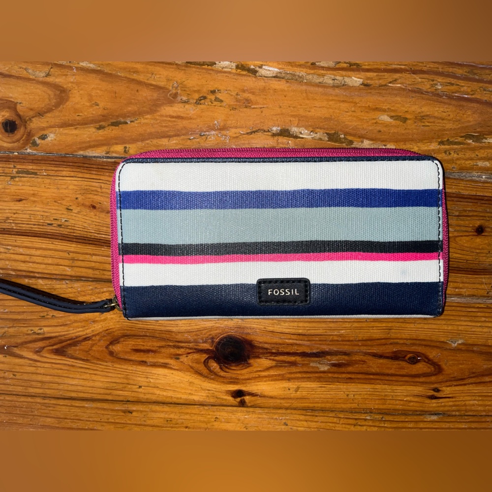 Fossil Eliza clutch blue multi stripe